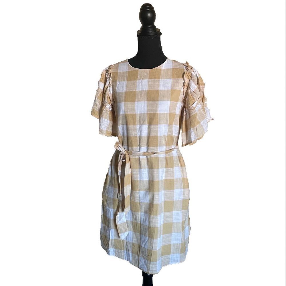 Who What Wear NWOT gingham plaid tan and white dress ruffle sleeves size XS